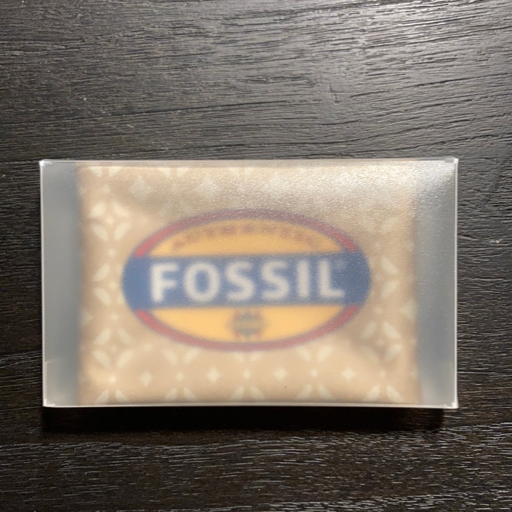 Fossil cleaning/polishing cloth.